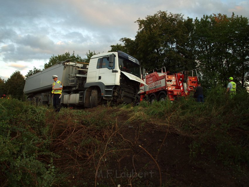 Schwerer VU Koeln Immendorf Kerkraderstr P473.JPG